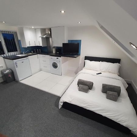 New Self Contained Flat,In Hayes, Free Parking Northolt (Greater London) Exterior foto