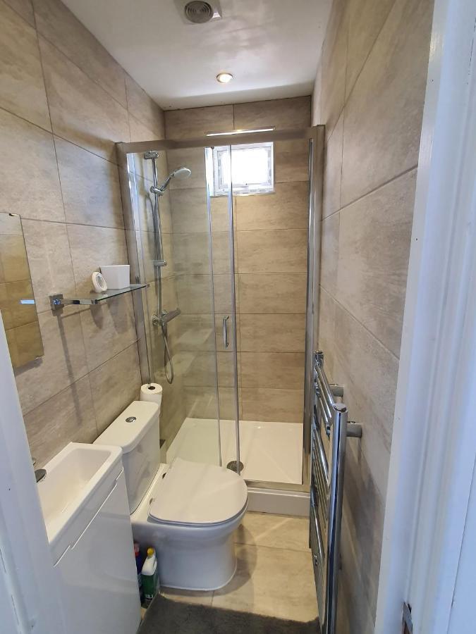 New Self Contained Flat,In Hayes, Free Parking Northolt (Greater London) Exterior foto
