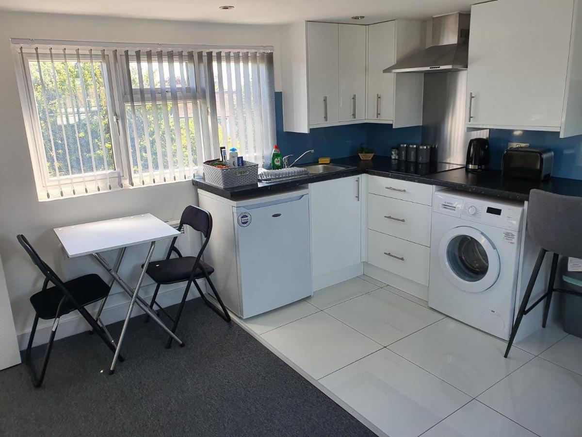 New Self Contained Flat,In Hayes, Free Parking Northolt (Greater London) Exterior foto