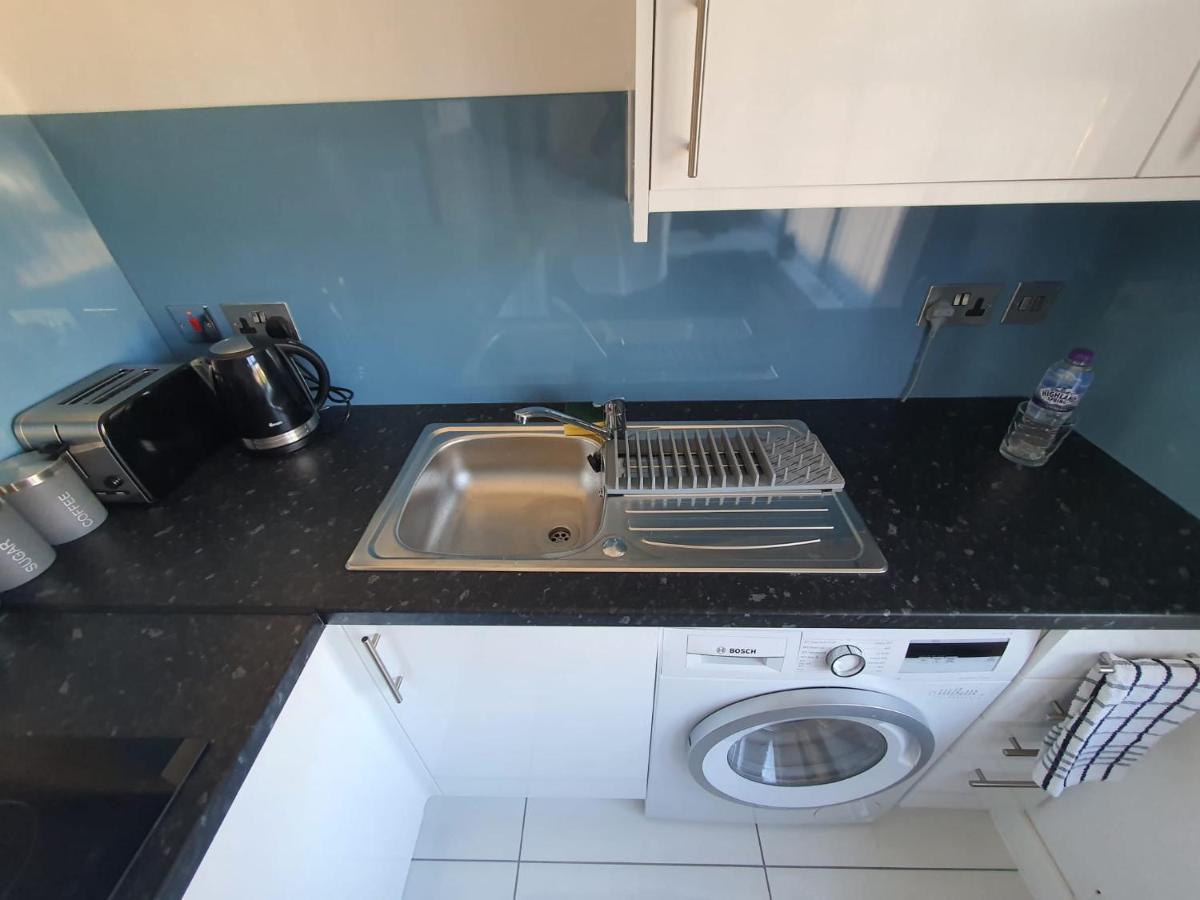New Self Contained Flat,In Hayes, Free Parking Northolt (Greater London) Exterior foto