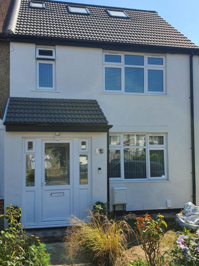New Self Contained Flat,In Hayes, Free Parking Northolt (Greater London) Exterior foto